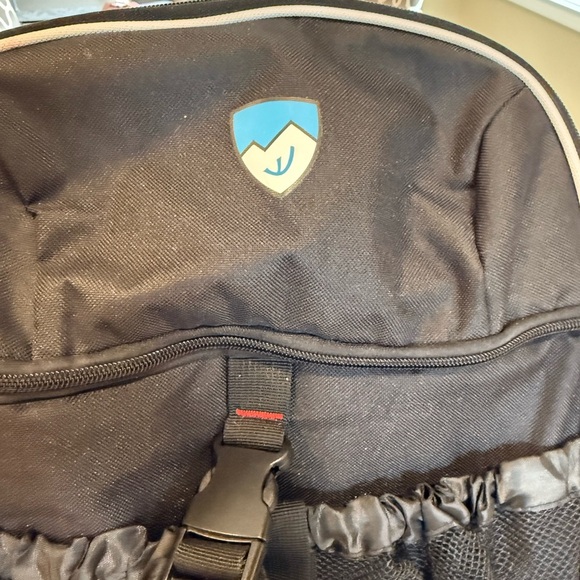 Hard Work Sports Basketball Backpack with Ball Compartment Spacious Shoe Storage - Picture 5 of 10